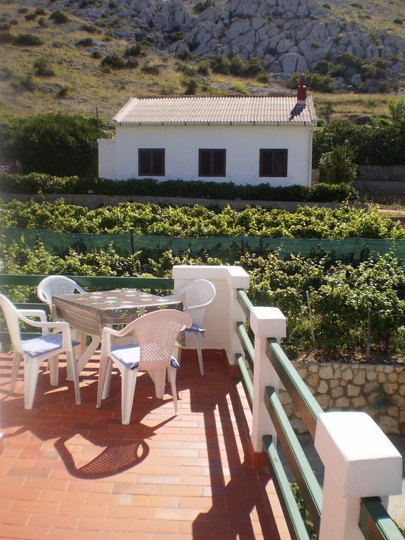 Apartments Pag Holiday Паг Стая снимка